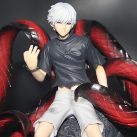 Tokyo Ghoul Double-headed Blindfold Ghoul Figure